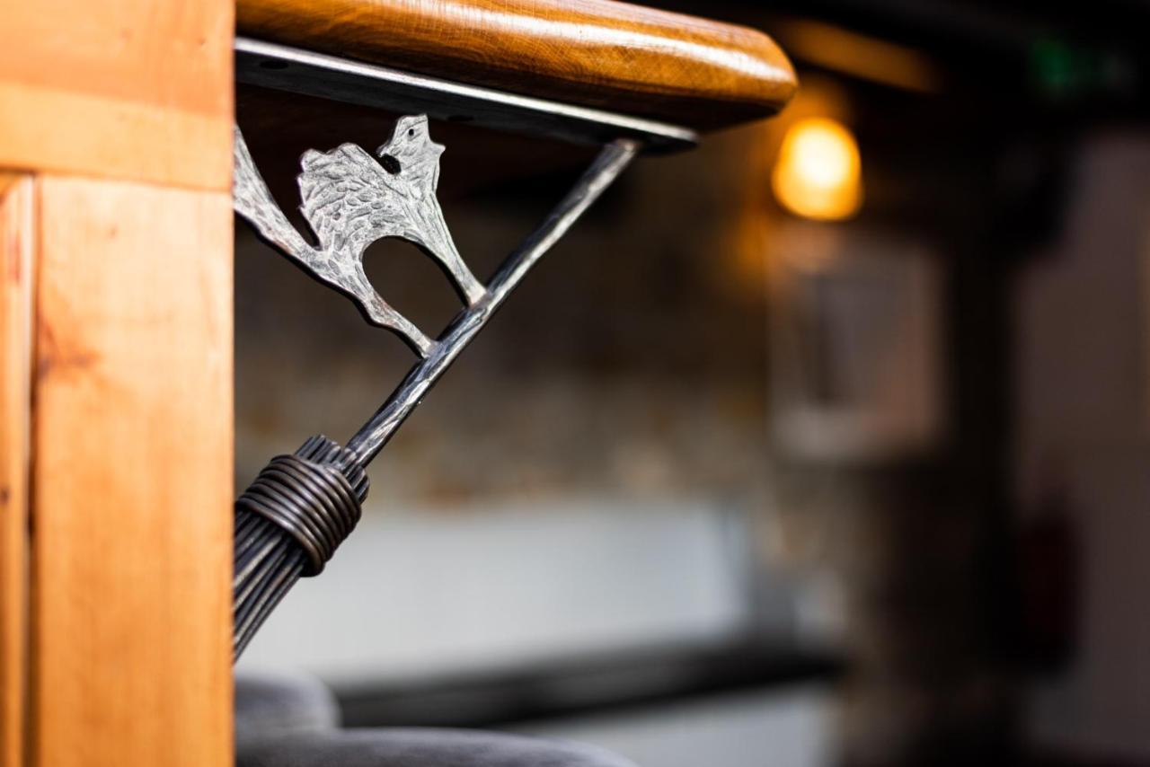The Witching Post Inn Egton Экстерьер фото