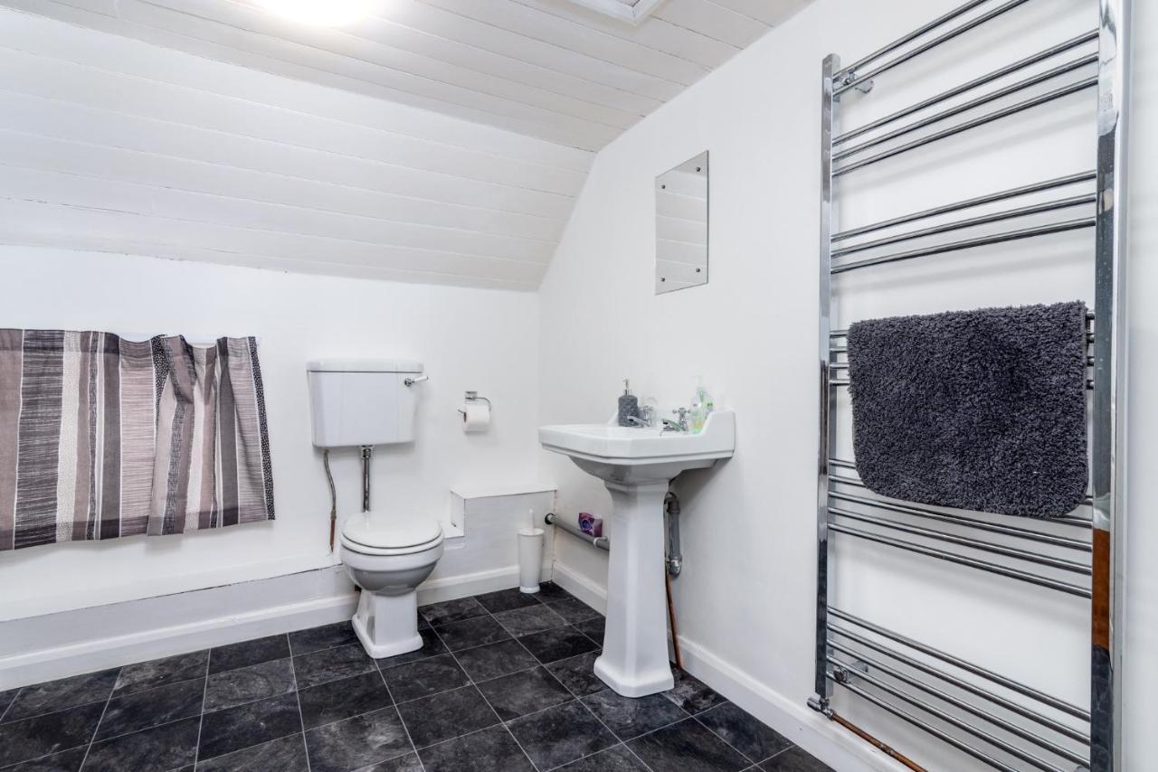 The Witching Post Inn Egton Экстерьер фото